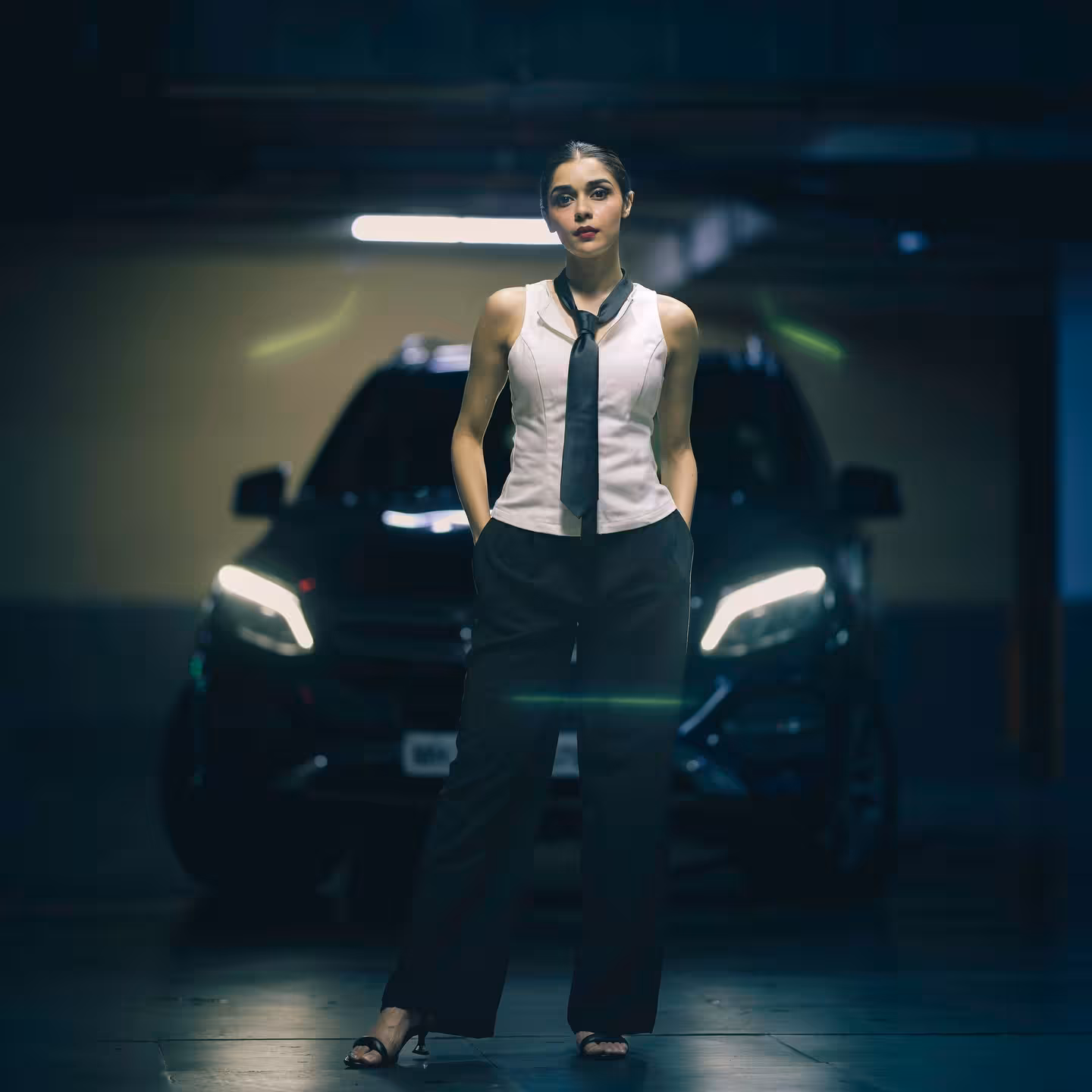 Shoot exudes flair, boss vibes, and urban cool: Eisha Singh’s stunning look. Pure vibes.!!!