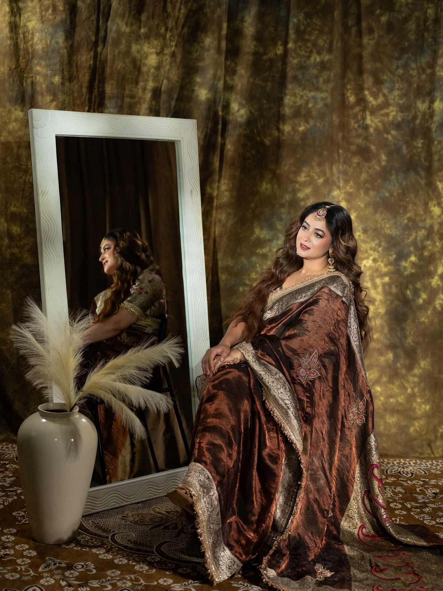 Elegant Saree Look Stuns On Mahhi Vij