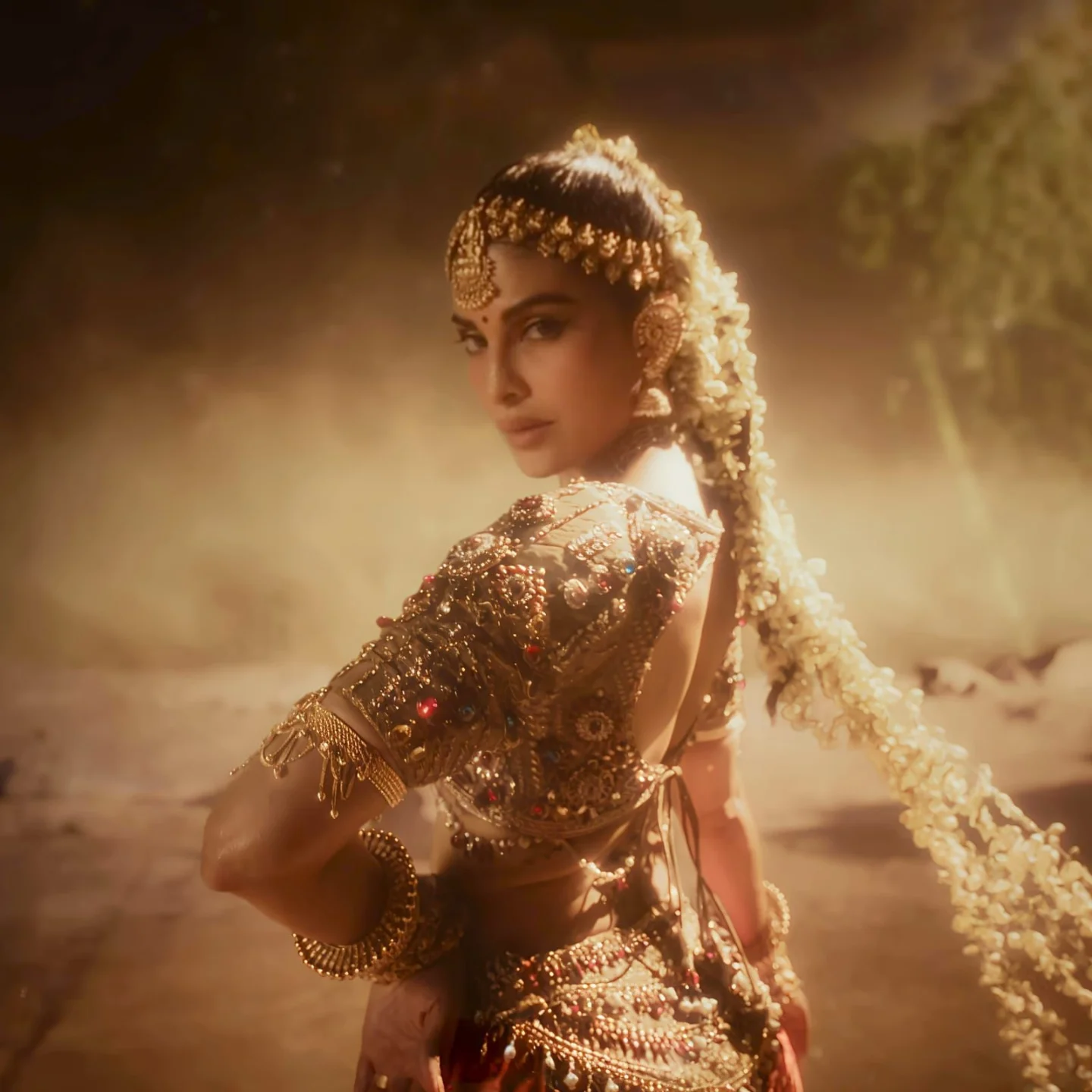 Fernandez's DumDum Stills Enchant Fans
