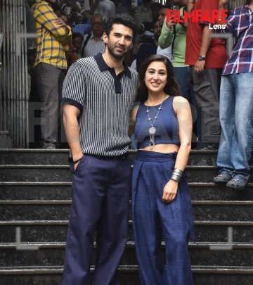 Aditya Roy Kapur and Sara Ali Khan excite Lower Oshiwara station as film promo begins now!