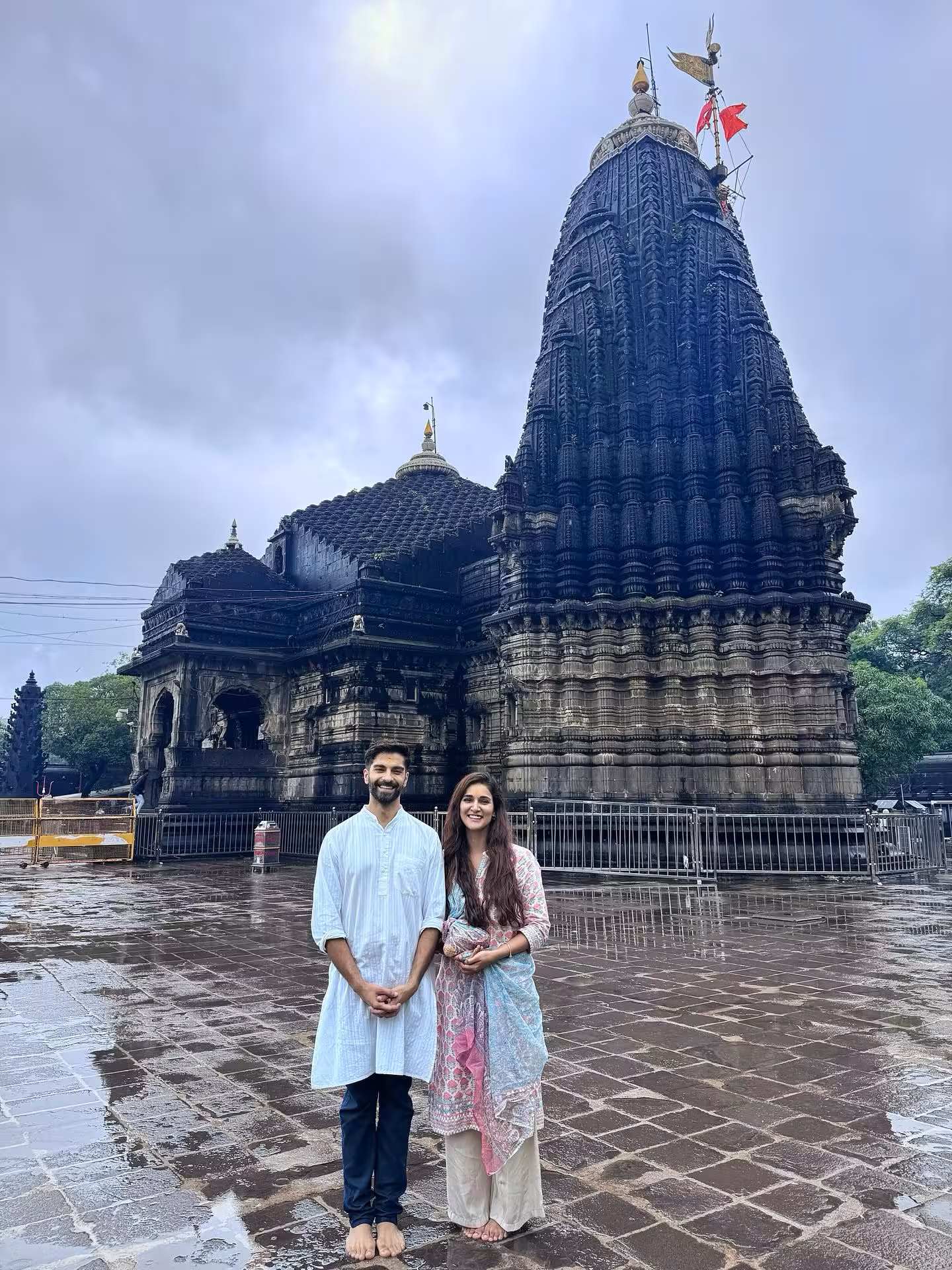 Divine smiles and spiritual blessings mark her birthday at Triambakeshwar Jyotirling now!