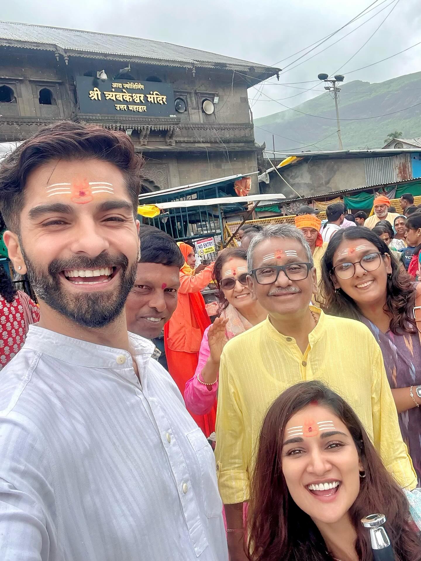 Mukti Mohan Celebrates Birthday With Divine Blessings