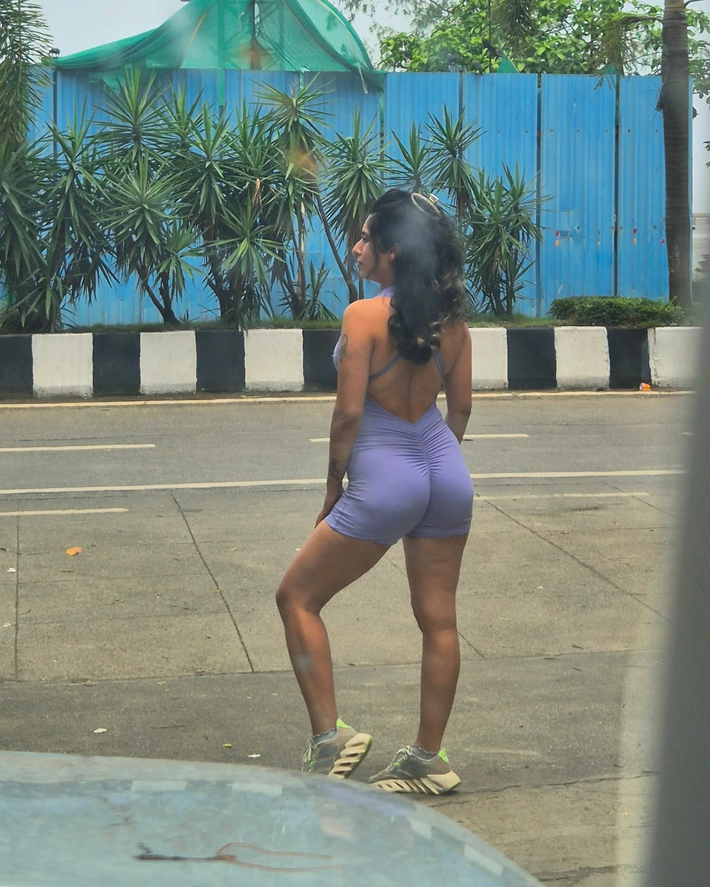 Neha Bhasin Shines In Lunges Workout