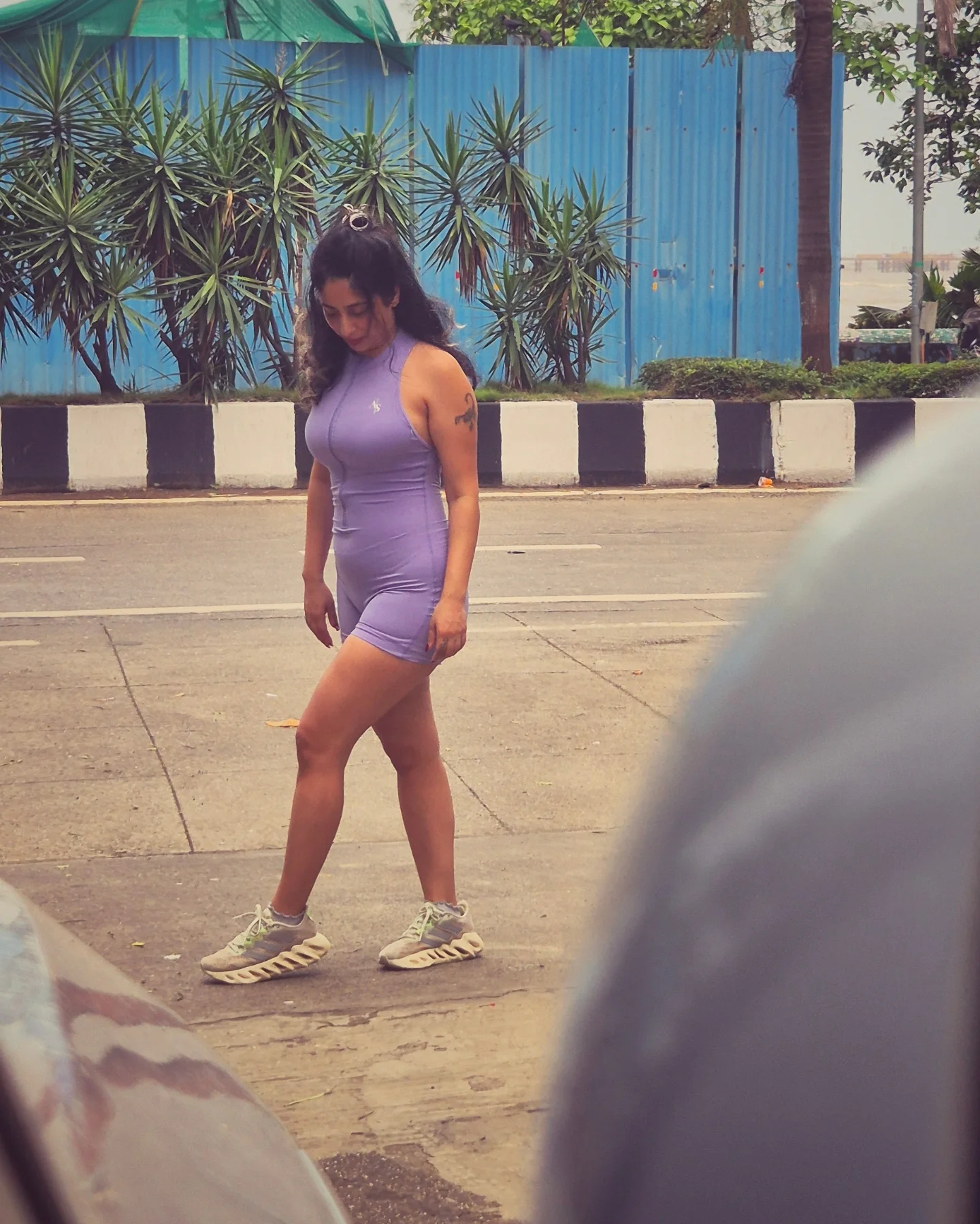 Neha Bhasin Shines In Lunges Workout