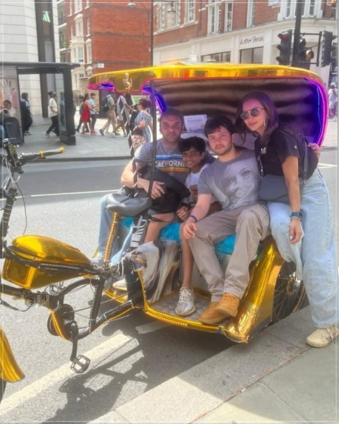 Sohail Khan Reunites With Family In London